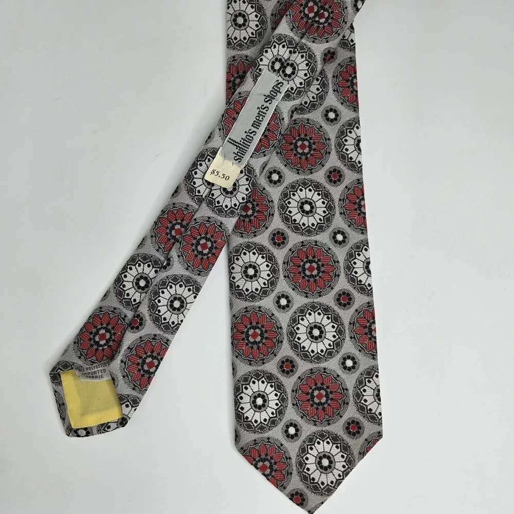 VTG Shillito's Men's Tie Retro Geometric Medallion Silver Red Mod 3